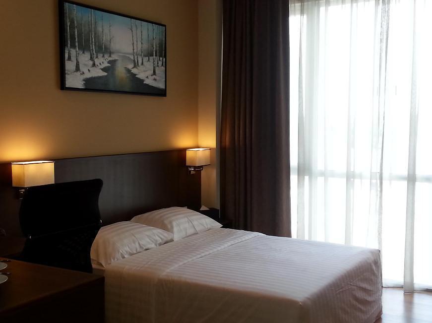 Keoja Hotel Kuala Belait Экстерьер фото