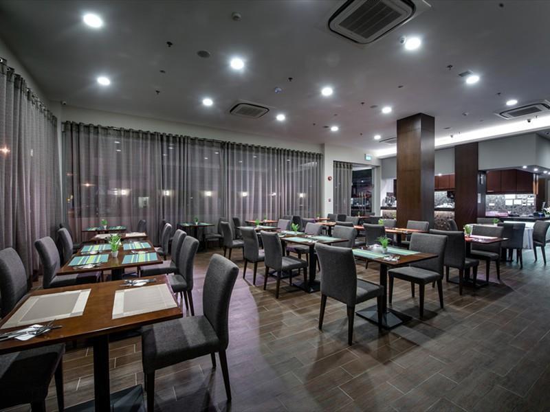 Keoja Hotel Kuala Belait Экстерьер фото