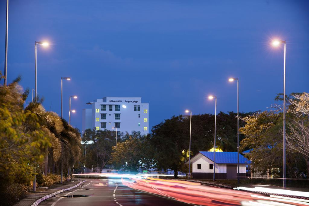 Keoja Hotel Kuala Belait Экстерьер фото