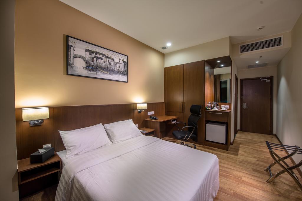 Keoja Hotel Kuala Belait Экстерьер фото