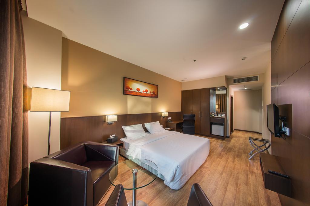 Keoja Hotel Kuala Belait Экстерьер фото