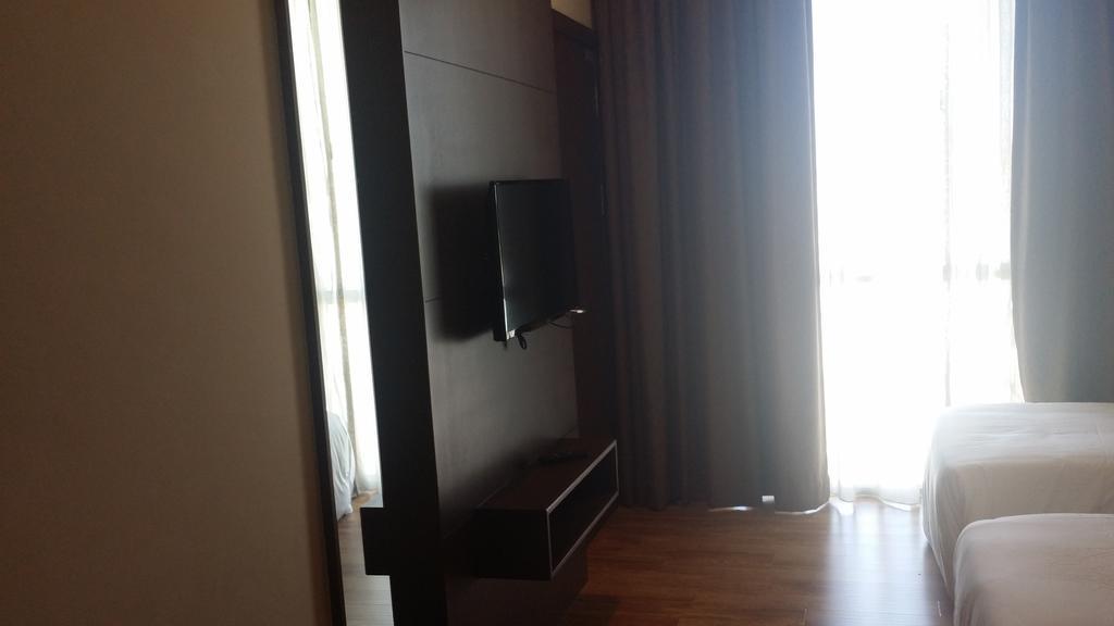 Keoja Hotel Kuala Belait Экстерьер фото