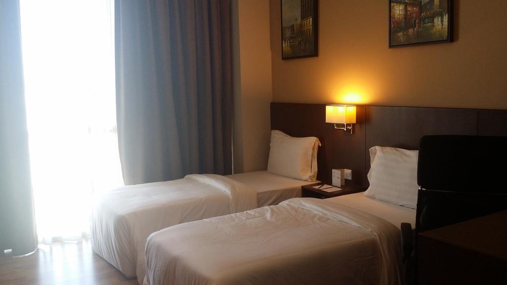Keoja Hotel Kuala Belait Экстерьер фото