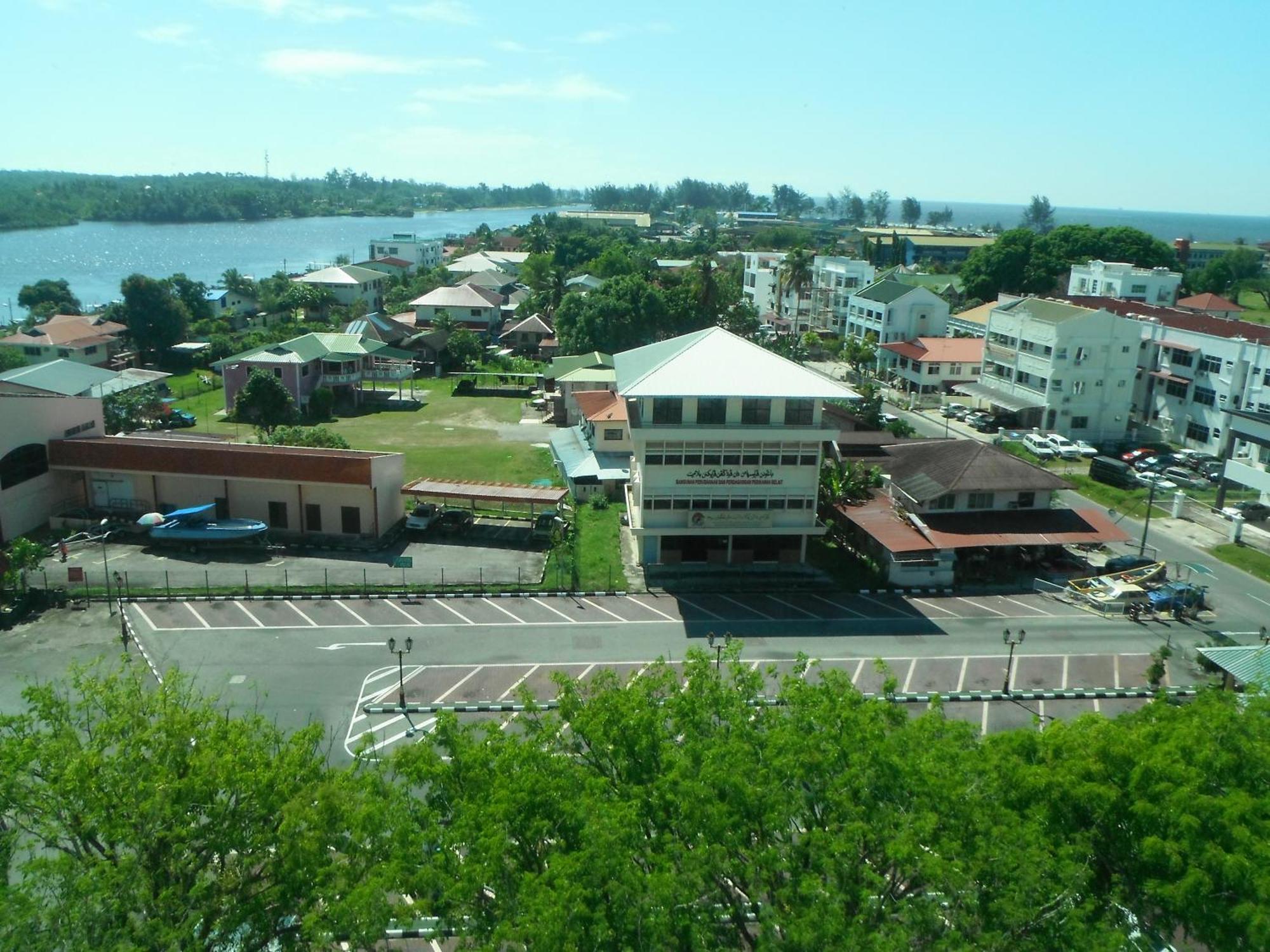 Keoja Hotel Kuala Belait Экстерьер фото